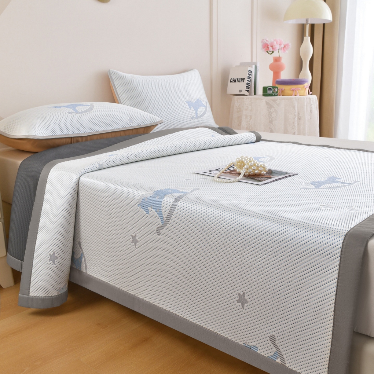 91家纺网 家纺一手货源 找家纺 金艾草 2026新款PE冰豆豆席凉感凉席单件席子平铺款 凉豆豆凉席-小马蓝