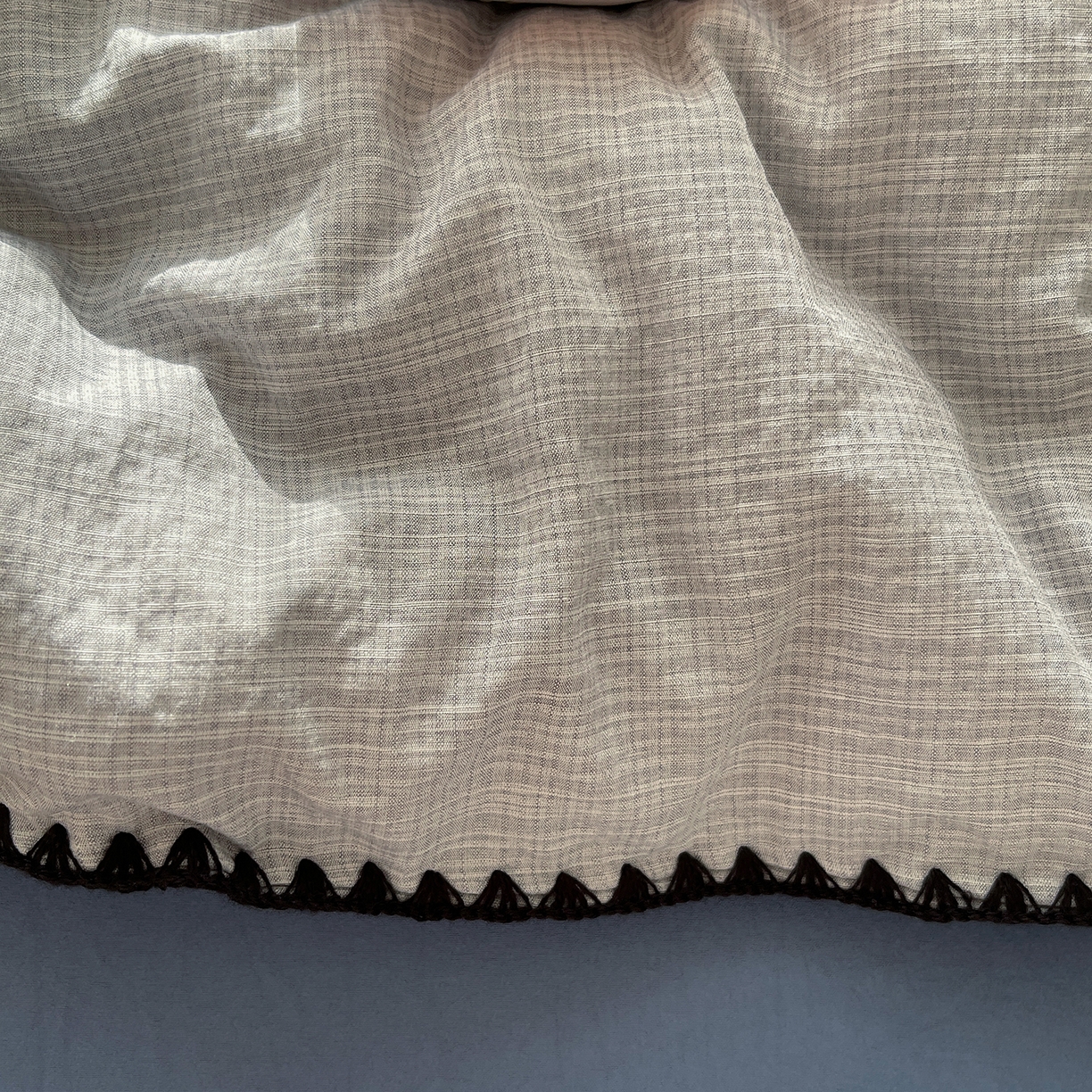 91家纺网 家纺一手货源 找家纺 凯洛奇 2026新款色织阳离子贝壳边四件套 阳离子-云灰