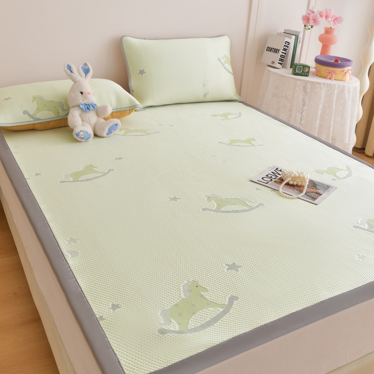 91家纺网 家纺一手货源 找家纺 金艾草 2026新款PE冰豆豆席凉感凉席单件席子平铺款 凉豆豆凉席-小马绿