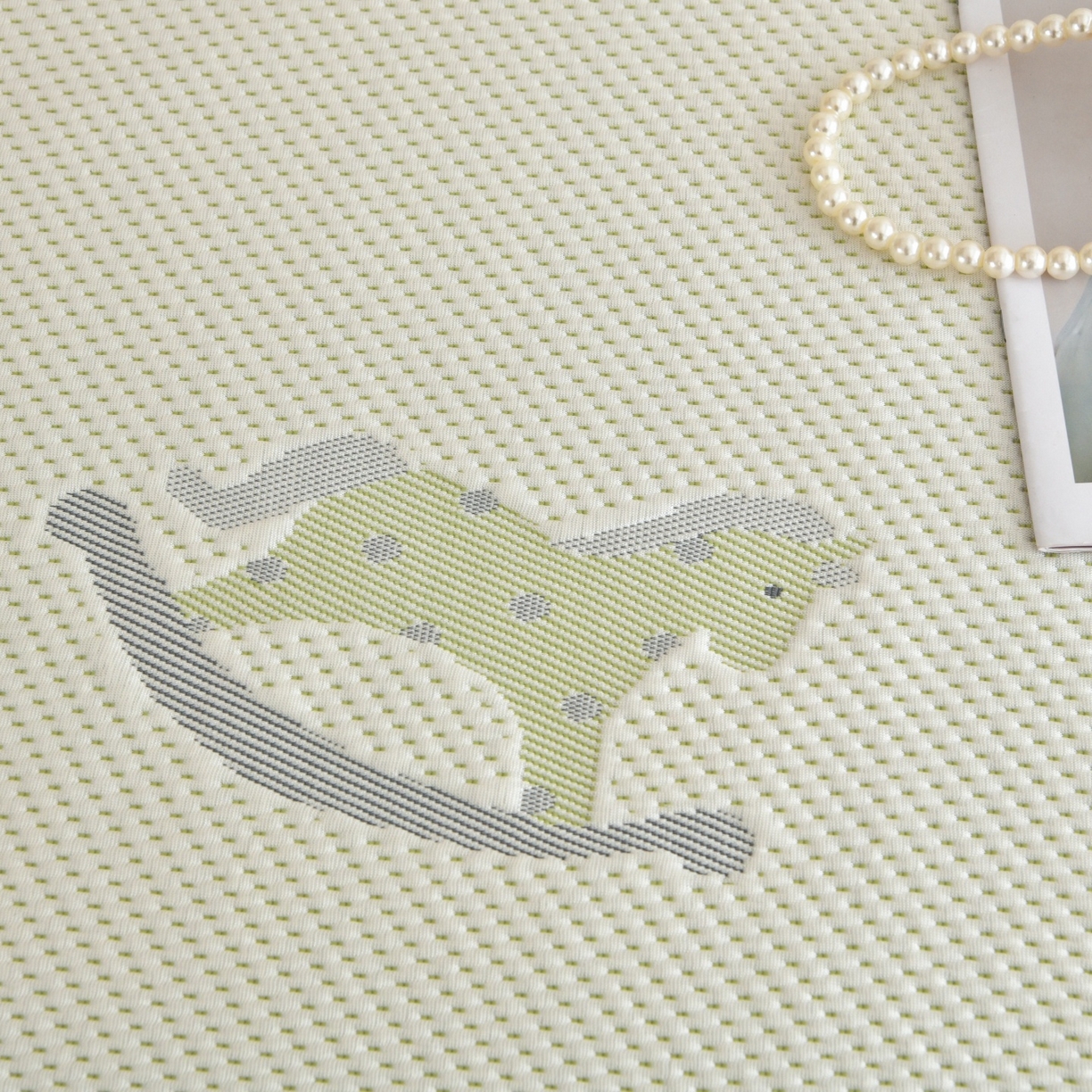 91家纺网 家纺一手货源 找家纺 金艾草 2026新款PE冰豆豆席凉感凉席单件席子平铺款 凉豆豆凉席-小马绿