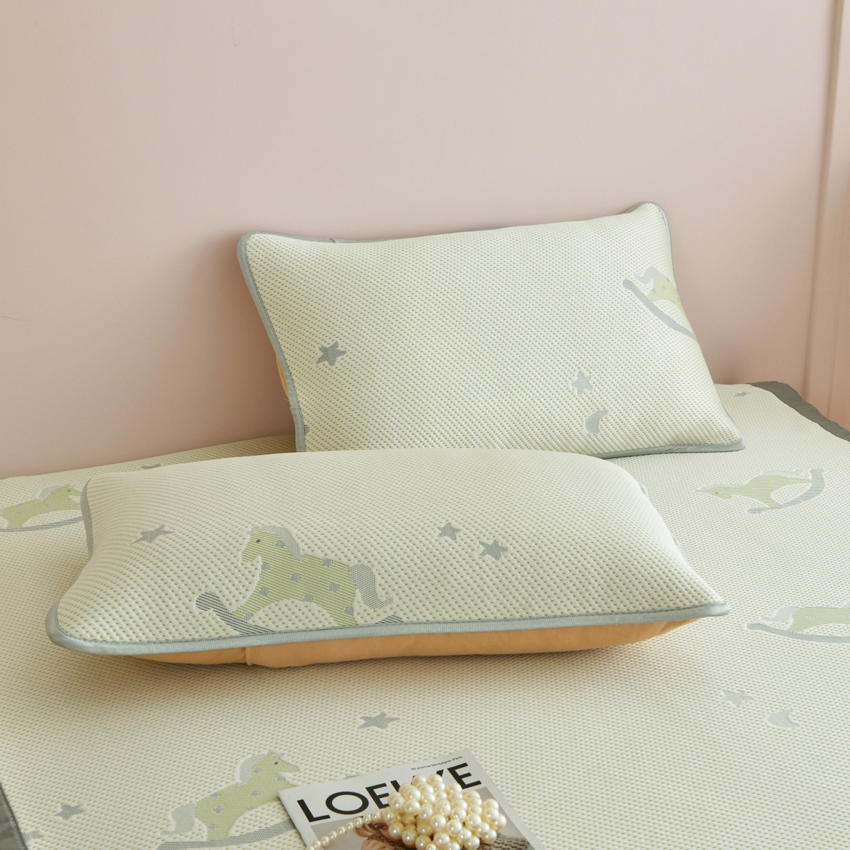 91家纺网 家纺一手货源 找家纺 金艾草 2026新款PE冰豆豆席凉感凉席单件席子平铺款 凉豆豆凉席-小马绿