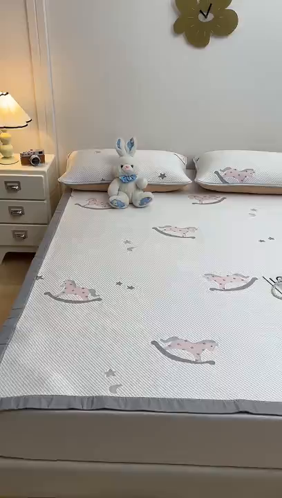 91家纺网 家纺一手货源 找家纺 金艾草 2026新款PE冰豆豆席凉感凉席单件席子平铺款 凉豆豆凉席-小马粉