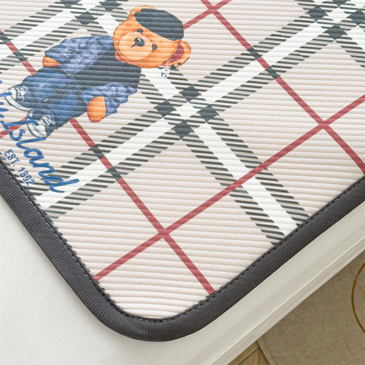 91家纺网 家纺一手货源 找家纺 （总）慕木家纺 2026新款A类三明治复合冰丝席泰迪爱兰系列学生款（正版授权）（提供买家秀）