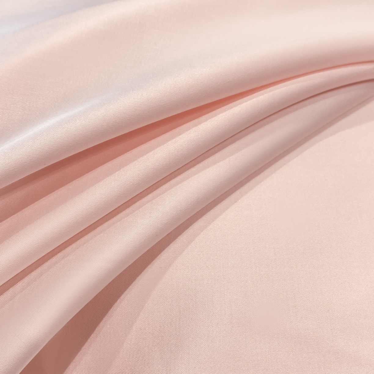 91家纺网 家纺一手货源 找家纺 （总）新方向 2026刺绣A类20%蚕丝天丝棉夏被四件套 65%60s兰精天丝 35%100支长绒棉--纷飞