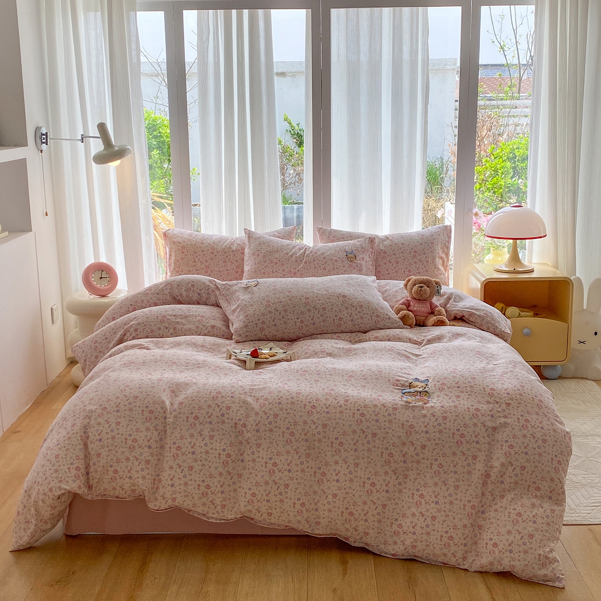 91家纺网 家纺一手货源 找家纺 尚品本色 2026新款全棉纯棉双层纱印花刺绣四件套 花镜花开