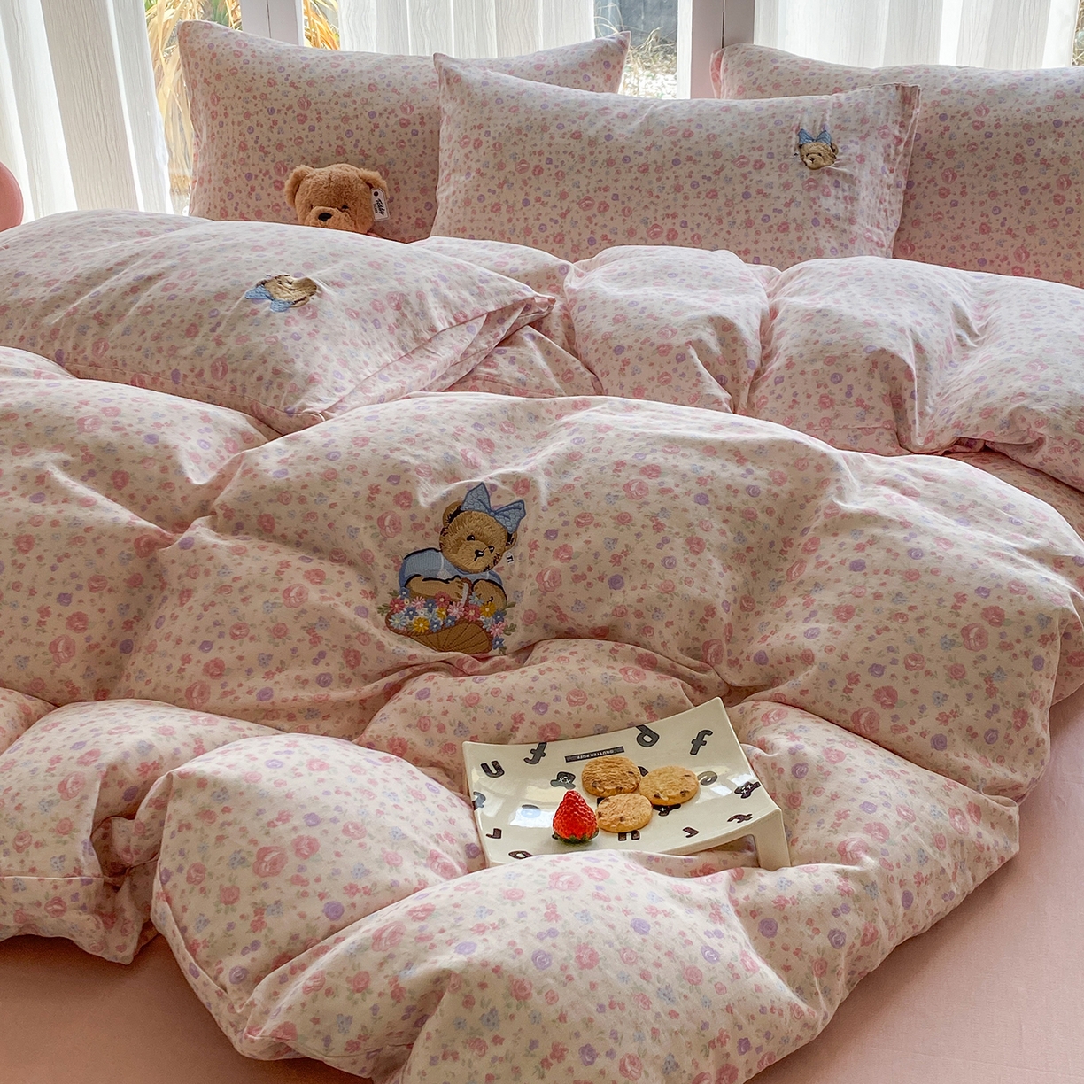 91家纺网 家纺一手货源 找家纺 尚品本色 2026新款全棉纯棉双层纱印花刺绣四件套 花镜花开