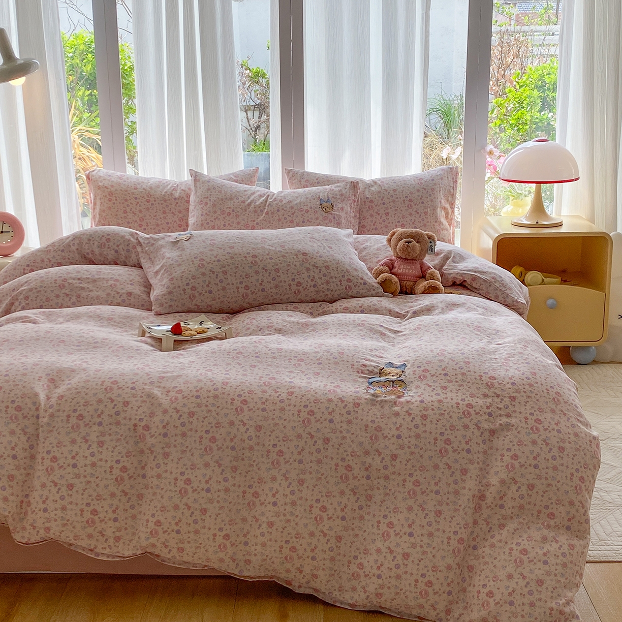 91家纺网 家纺一手货源 找家纺 尚品本色 2026新款全棉纯棉双层纱印花刺绣四件套 花镜花开