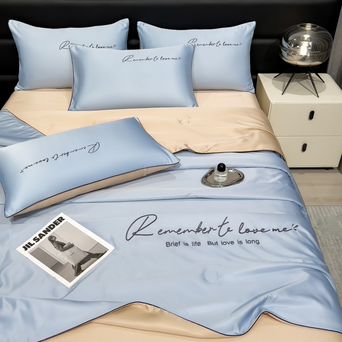 91家纺网 家纺一手货源 找家纺 云恋家纺 2026新款轻奢高级感水洗冰丝刺绣夏凉被凉感可裸睡空调被四件套学生薄款被-一生所爱系列 一生所爱-风铃蓝+香槟