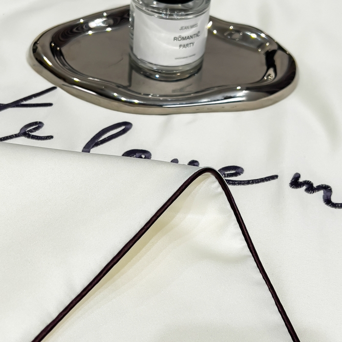 91家纺网 家纺一手货源 找家纺 云恋家纺 2026新款轻奢高级感水洗冰丝刺绣夏凉被凉感可裸睡空调被四件套学生薄款被-一生所爱系列 一生所爱-本白