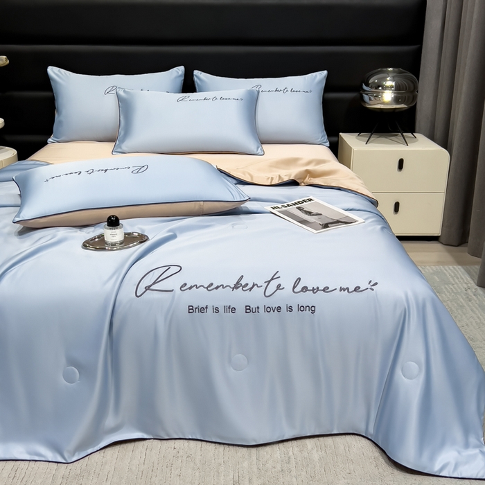 91家纺网 家纺一手货源 找家纺 云恋家纺 2026新款轻奢高级感水洗冰丝刺绣夏凉被凉感可裸睡空调被四件套学生薄款被-一生所爱系列 一生所爱-风铃蓝+香槟