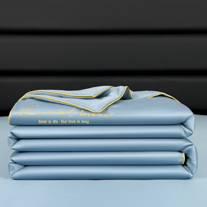 91家纺网 家纺一手货源 找家纺 云恋家纺 2026新款轻奢高级感水洗冰丝刺绣夏凉被凉感可裸睡空调被四件套学生薄款被-一生所爱系列 一生所爱-宾利蓝