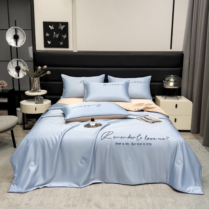 91家纺网 家纺一手货源 找家纺 云恋家纺 2026新款轻奢高级感水洗冰丝刺绣夏凉被凉感可裸睡空调被四件套学生薄款被-一生所爱系列 一生所爱-风铃蓝+香槟