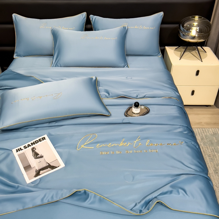 91家纺网 家纺一手货源 找家纺 云恋家纺 2026新款轻奢高级感水洗冰丝刺绣夏凉被凉感可裸睡空调被四件套学生薄款被-一生所爱系列 一生所爱-宾利蓝