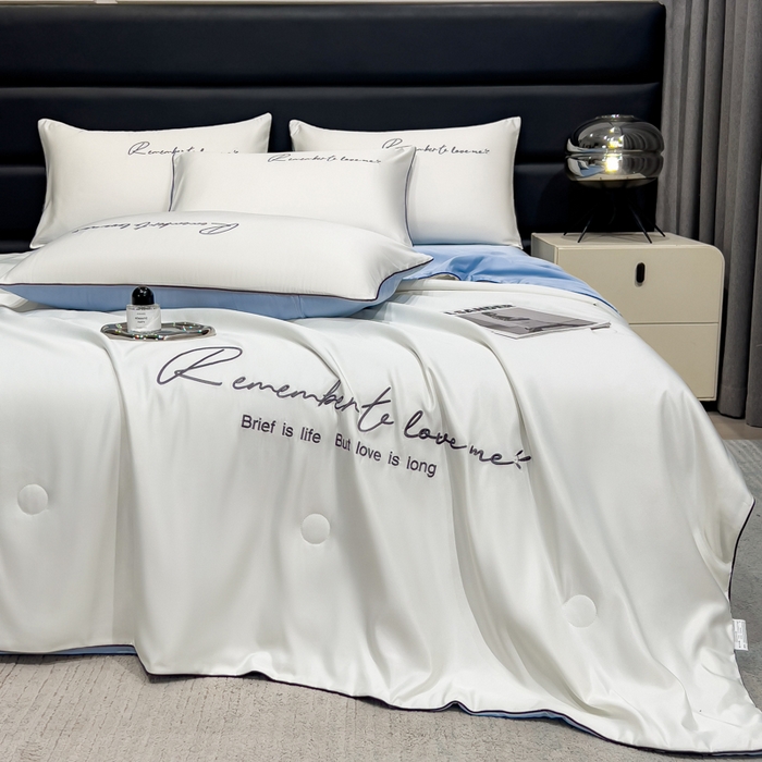 91家纺网 家纺一手货源 找家纺 云恋家纺 2026新款轻奢高级感水洗冰丝刺绣夏凉被凉感可裸睡空调被四件套学生薄款被-一生所爱系列 一生所爱-本白+风铃蓝