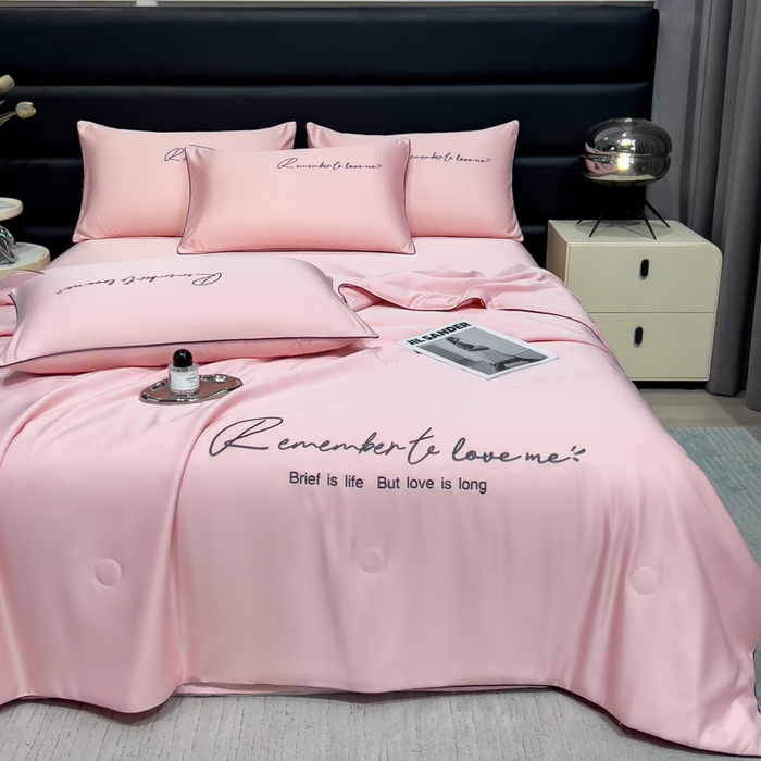 91家纺网 家纺一手货源 找家纺 云恋家纺 2026新款轻奢高级感水洗冰丝刺绣夏凉被凉感可裸睡空调被四件套学生薄款被-一生所爱系列 一生所爱-樱花粉