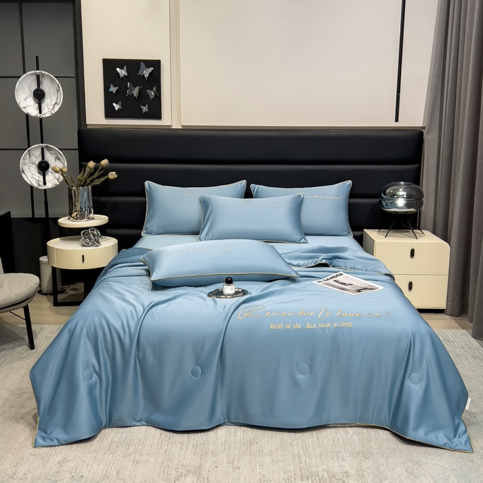 91家纺网 家纺一手货源 找家纺 云恋家纺 2026新款轻奢高级感水洗冰丝刺绣夏凉被凉感可裸睡空调被四件套学生薄款被-一生所爱系列 一生所爱-宾利蓝