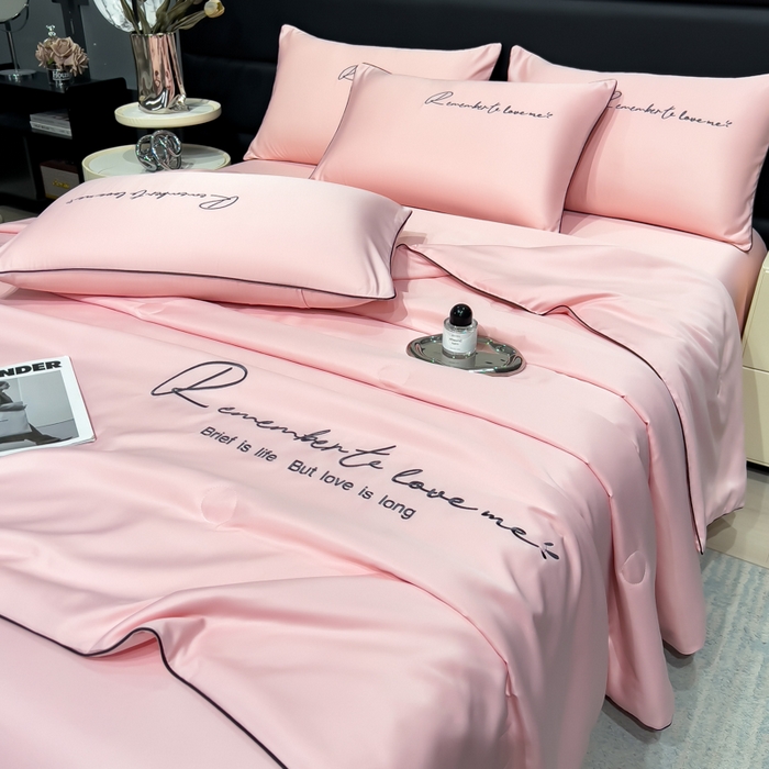 91家纺网 家纺一手货源 找家纺 云恋家纺 2026新款轻奢高级感水洗冰丝刺绣夏凉被凉感可裸睡空调被四件套学生薄款被-一生所爱系列 一生所爱-樱花粉