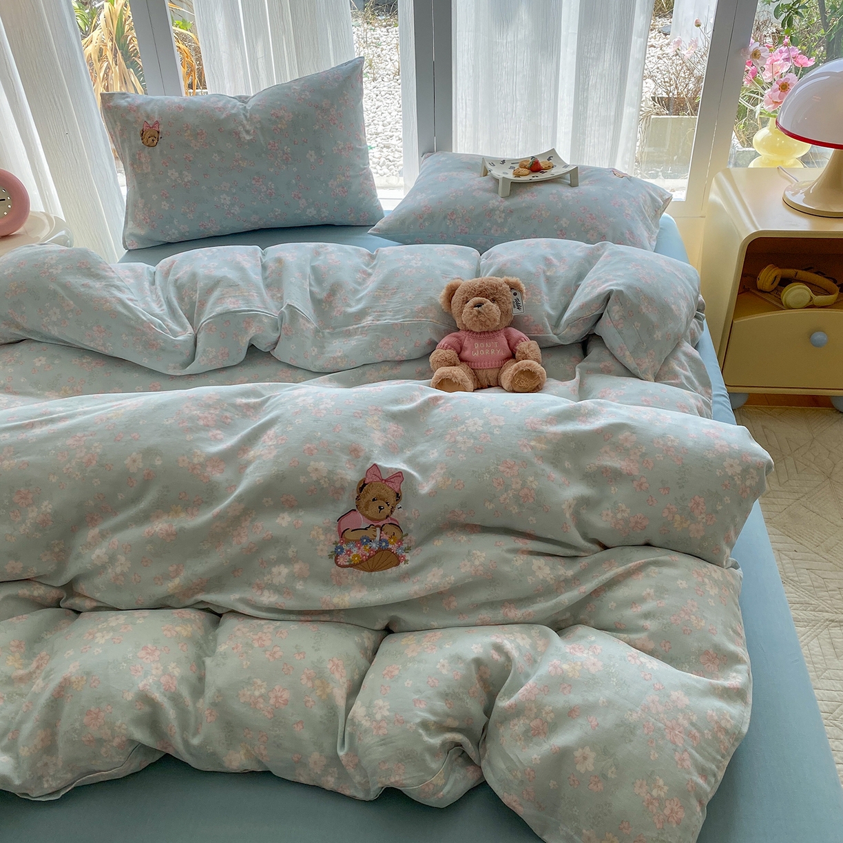 91家纺网 家纺一手货源 找家纺 尚品本色 2026新款全棉纯棉双层纱印花刺绣四件套 莱茵河畔