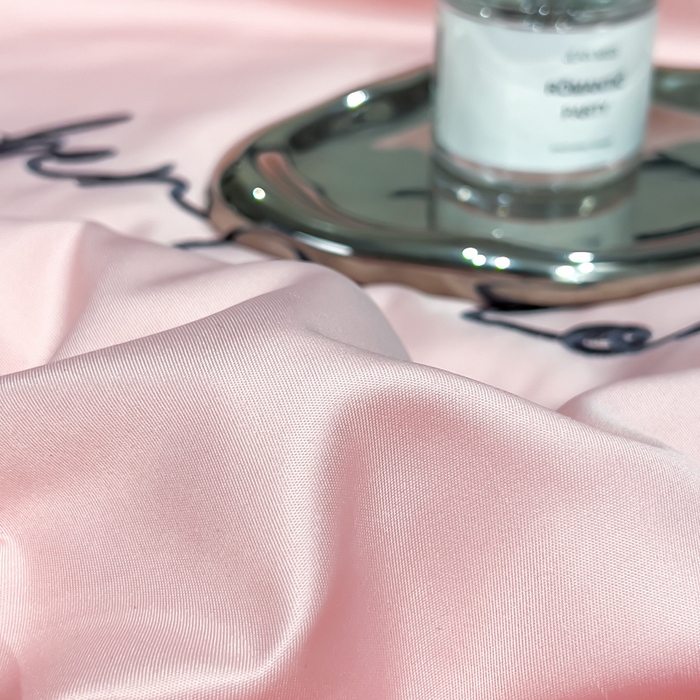 91家纺网 家纺一手货源 找家纺 云恋家纺 2026新款轻奢高级感水洗冰丝刺绣夏凉被凉感可裸睡空调被四件套学生薄款被-一生所爱系列 一生所爱-樱花粉