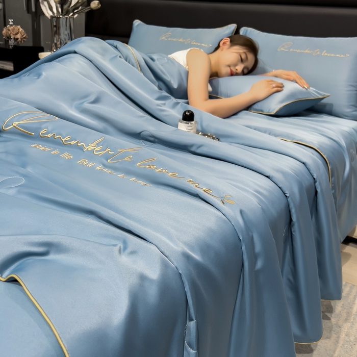 91家纺网 家纺一手货源 找家纺 云恋家纺 2026新款轻奢高级感水洗冰丝刺绣夏凉被凉感可裸睡空调被四件套学生薄款被-一生所爱系列 一生所爱-宾利蓝