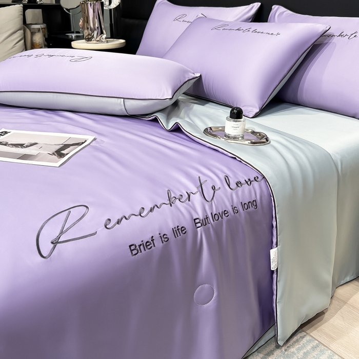 91家纺网 家纺一手货源 找家纺 云恋家纺 2026新款轻奢高级感水洗冰丝刺绣夏凉被凉感可裸睡空调被四件套学生薄款被-一生所爱系列 一生所爱-优雅紫+银灰