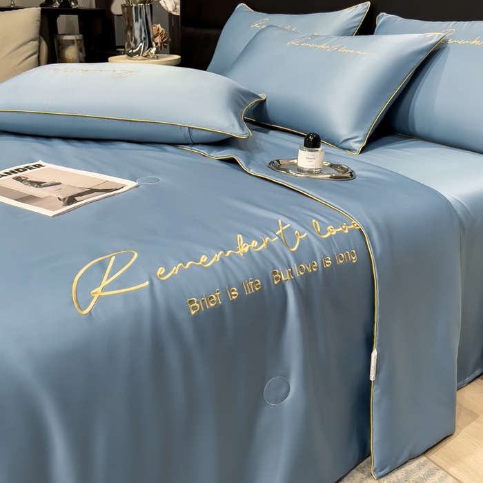 91家纺网 家纺一手货源 找家纺 云恋家纺 2026新款轻奢高级感水洗冰丝刺绣夏凉被凉感可裸睡空调被四件套学生薄款被-一生所爱系列 一生所爱-宾利蓝