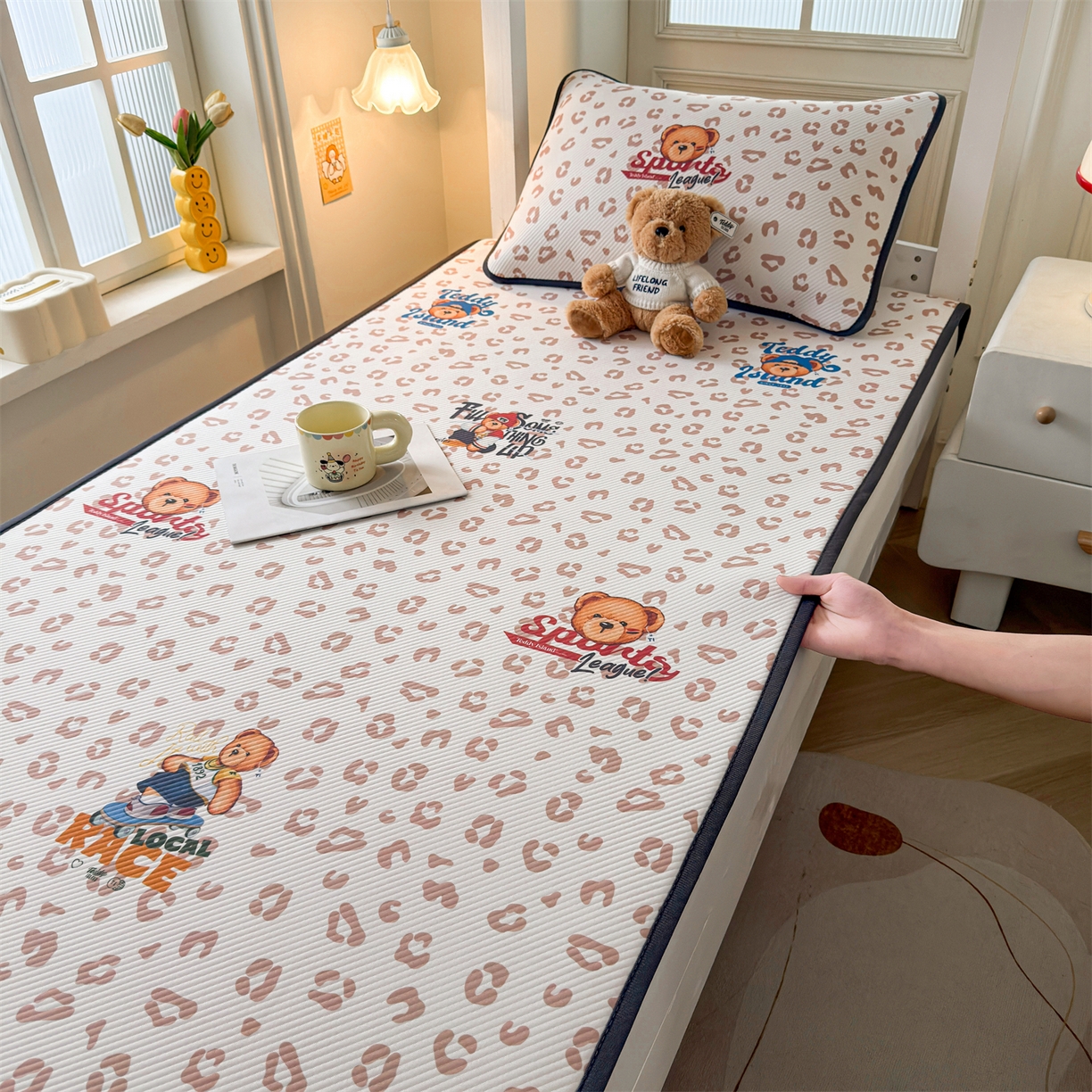 91家纺网 家纺一手货源 找家纺 慕木家纺 2026新款A类三明治复合冰丝席泰迪爱兰系列学生款（正版授权）（提供买家秀） 泰迪豹纹