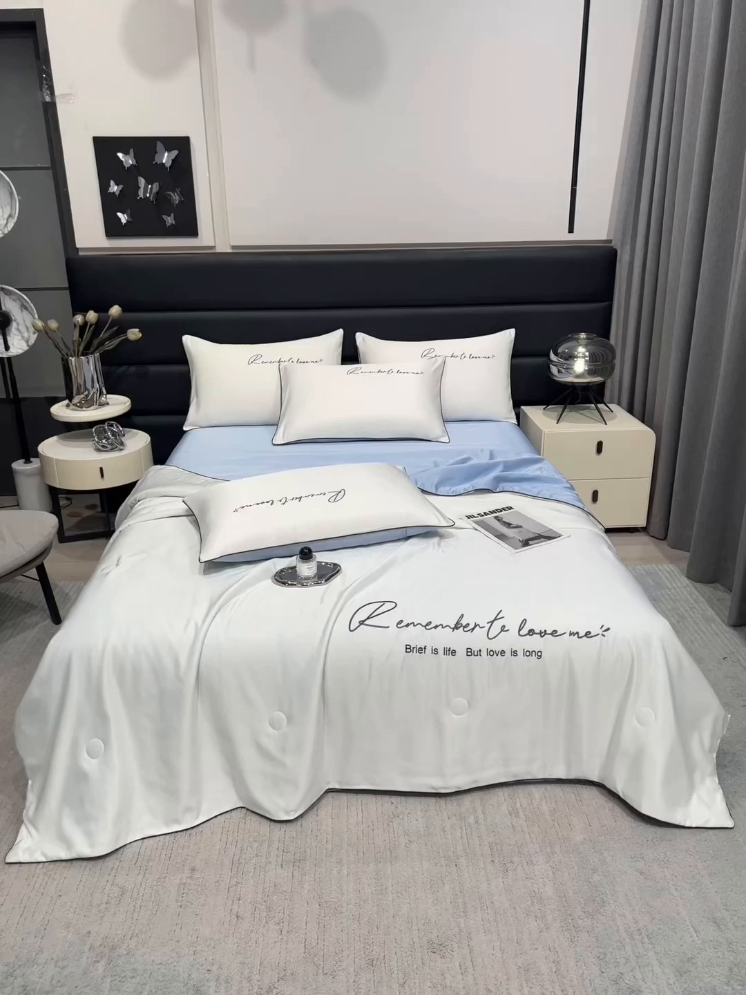 91家纺网 家纺一手货源 找家纺 云恋家纺 2026新款轻奢高级感水洗冰丝刺绣夏凉被凉感可裸睡空调被四件套学生薄款被-一生所爱系列 一生所爱-本白+风铃蓝