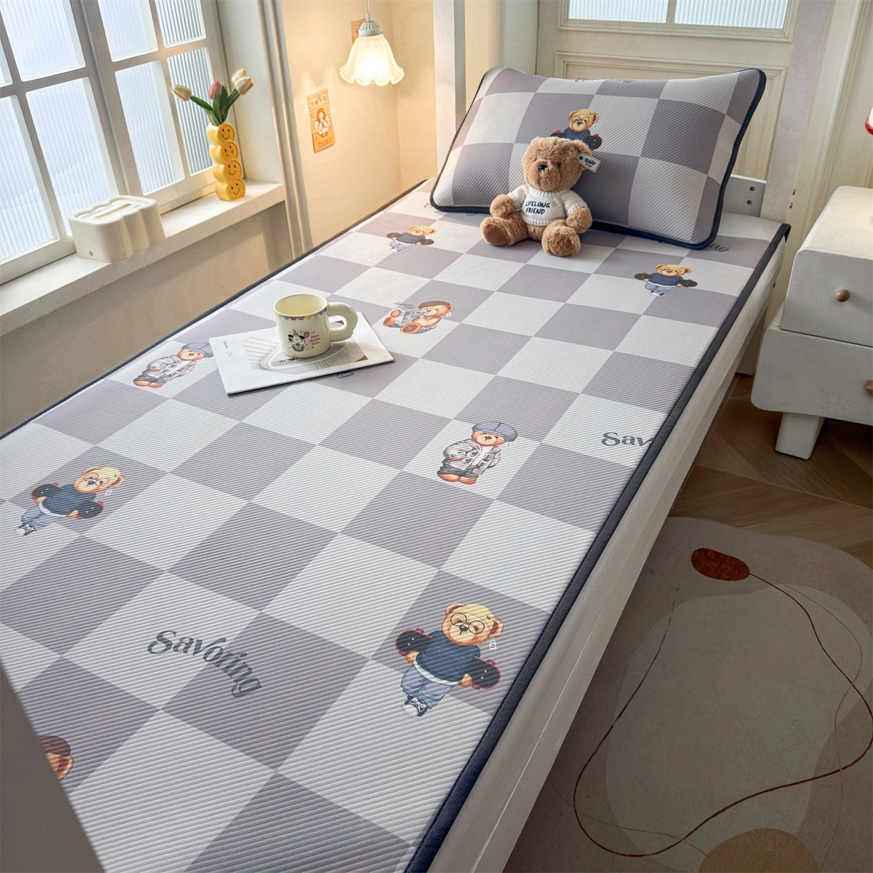 91家纺网 家纺一手货源 找家纺 慕木家纺 2026新款A类三明治复合冰丝席泰迪爱兰系列学生款（正版授权）（提供买家秀） 泰迪灰格