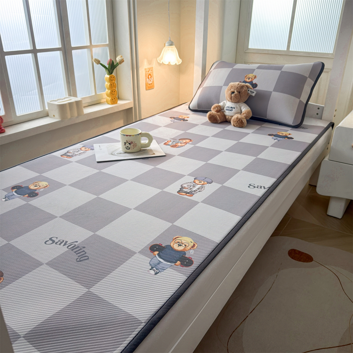 91家纺网 家纺一手货源 找家纺 慕木家纺 2026新款A类三明治复合冰丝席泰迪爱兰系列学生款（正版授权）（提供买家秀） 泰迪灰格