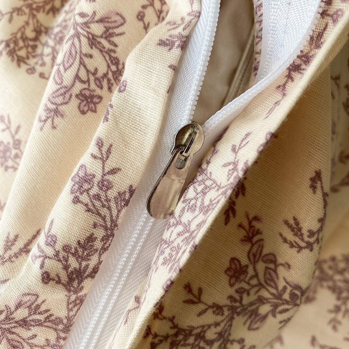 91家纺网 家纺一手货源 找家纺 尚品本色 2026新款全棉纯棉双层纱印花刺绣四件套 紫萱