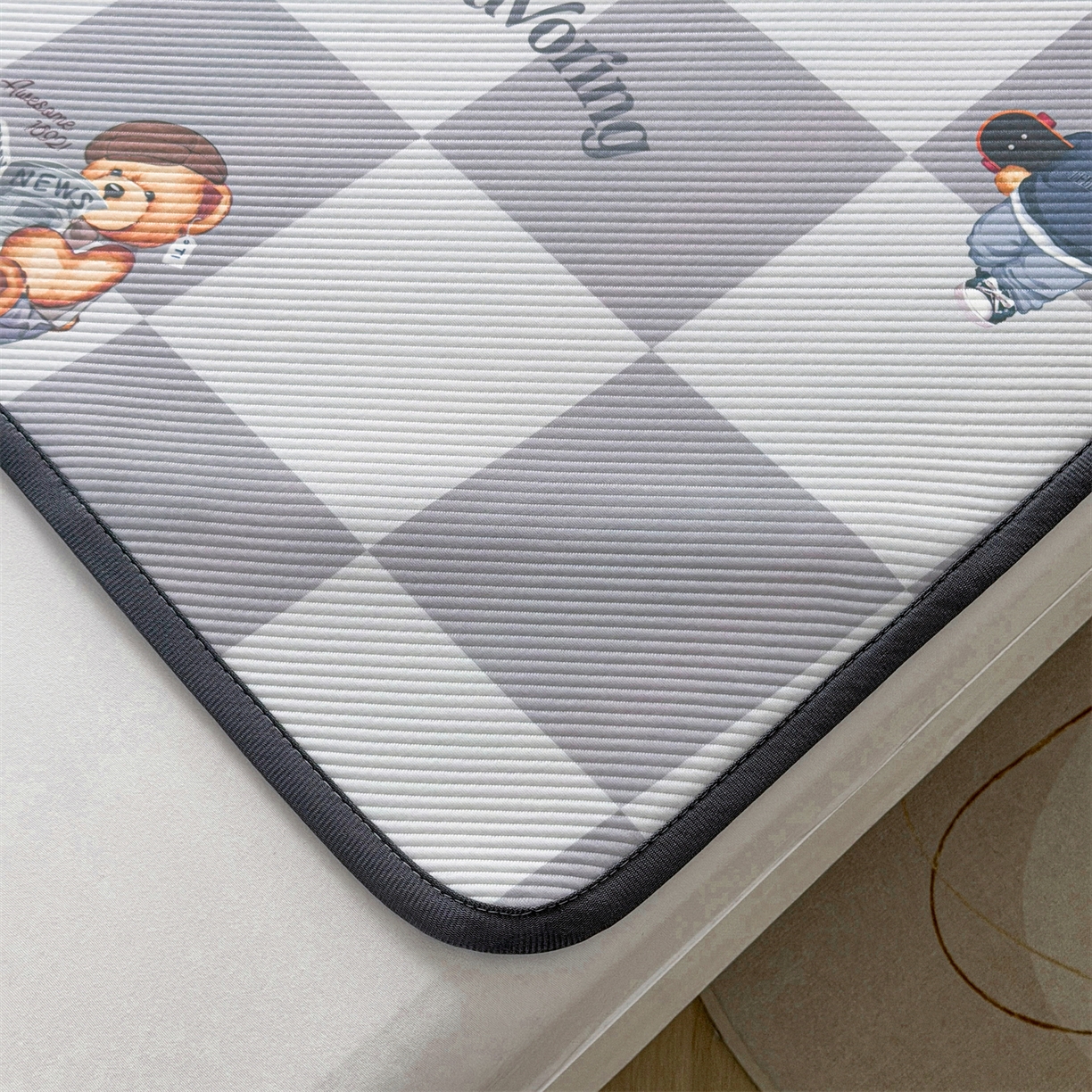 91家纺网 家纺一手货源 找家纺 慕木家纺 2026新款A类三明治复合冰丝席泰迪爱兰系列学生款（正版授权）（提供买家秀） 泰迪灰格