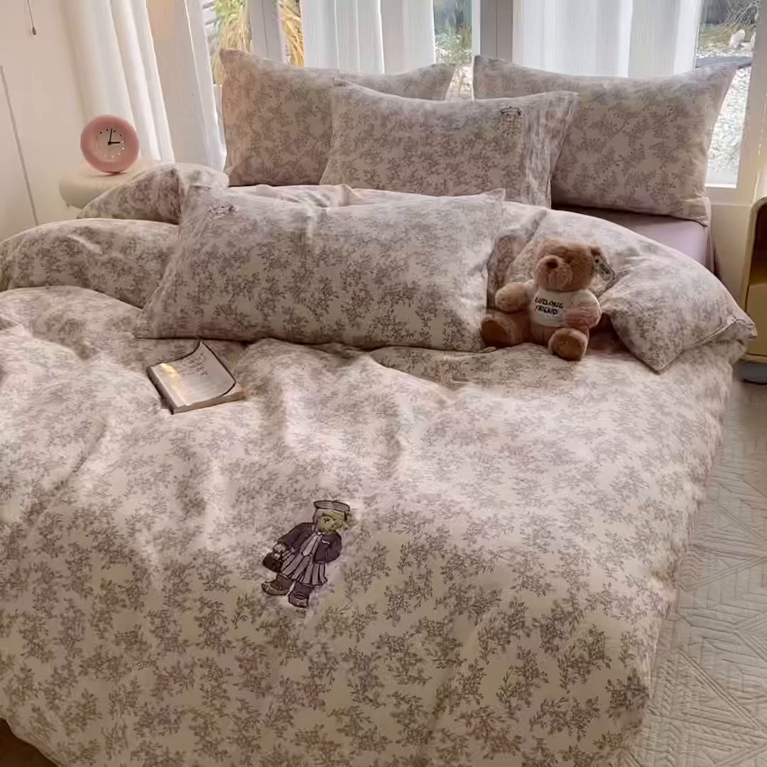 91家纺网 家纺一手货源 找家纺 尚品本色 2026新款全棉纯棉双层纱印花刺绣四件套 紫萱