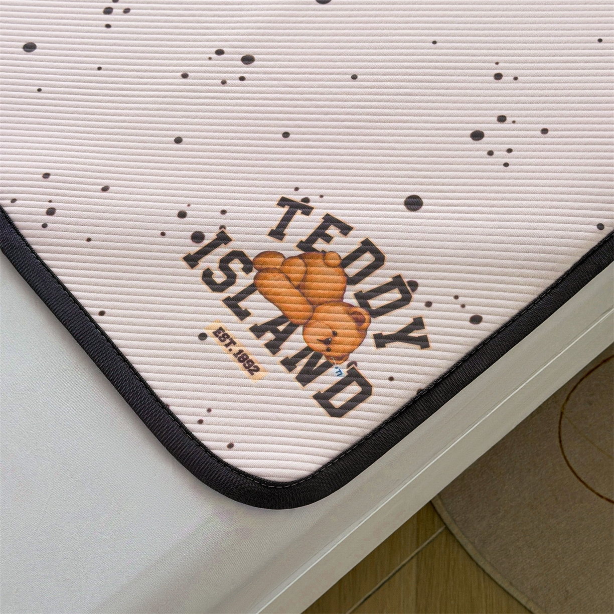 91家纺网 家纺一手货源 找家纺 慕木家纺 2026新款A类三明治复合冰丝席泰迪爱兰系列学生款（正版授权）（提供买家秀） 泰迪点点