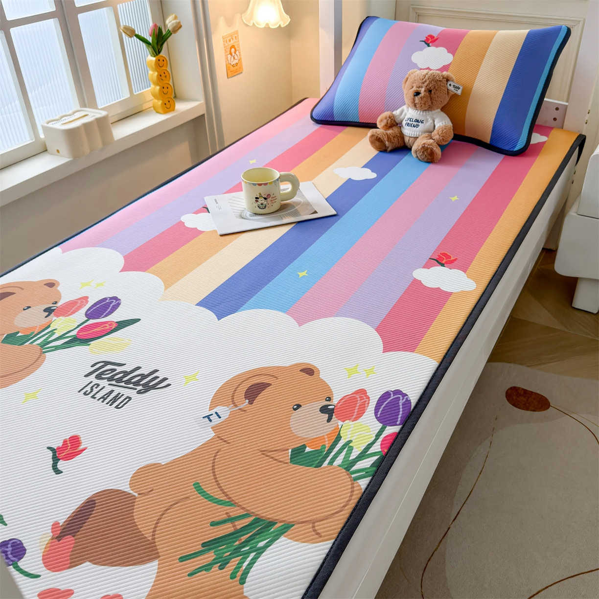 91家纺网 家纺一手货源 找家纺 慕木家纺 2026新款A类三明治复合冰丝席泰迪爱兰系列学生款（正版授权）（提供买家秀） 泰迪彩虹