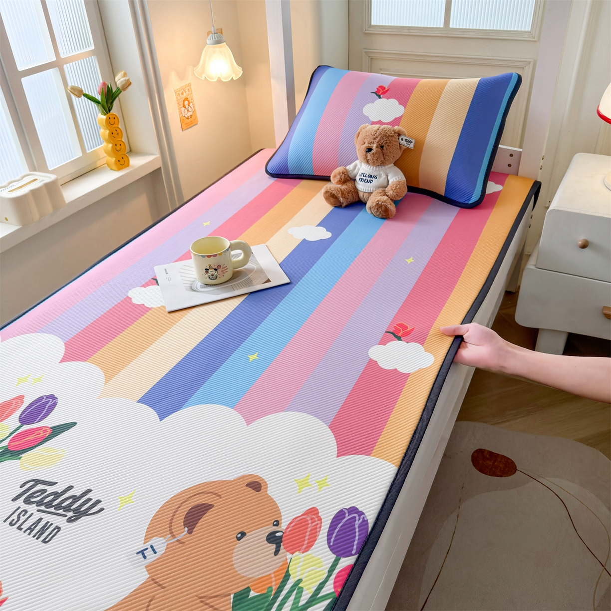 91家纺网 家纺一手货源 找家纺 慕木家纺 2026新款A类三明治复合冰丝席泰迪爱兰系列学生款（正版授权）（提供买家秀） 泰迪彩虹