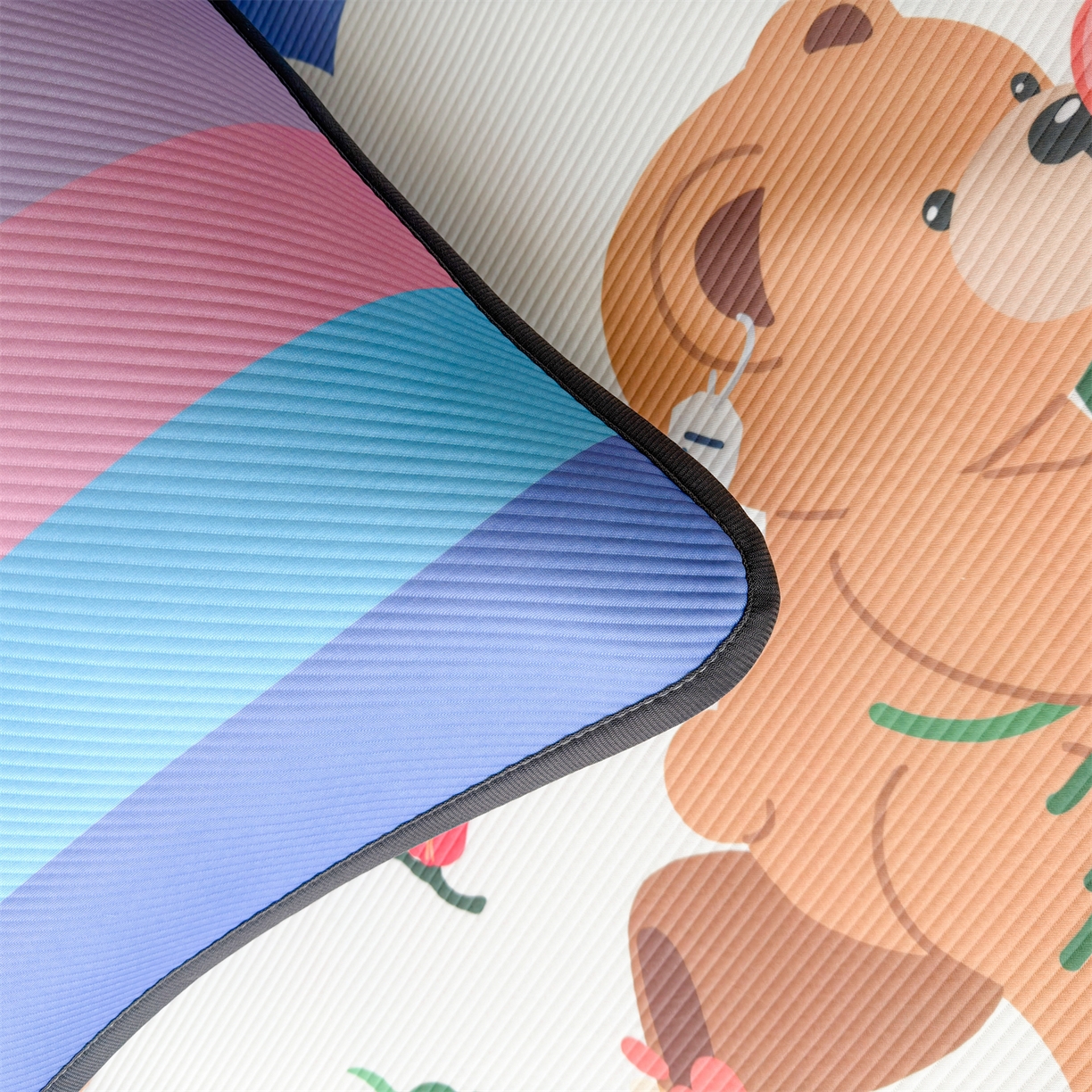 91家纺网 家纺一手货源 找家纺 慕木家纺 2026新款A类三明治复合冰丝席泰迪爱兰系列学生款（正版授权）（提供买家秀） 泰迪彩虹