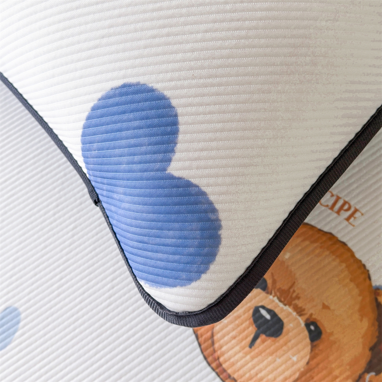 91家纺网 家纺一手货源 找家纺 慕木家纺 2026新款A类三明治复合冰丝席泰迪爱兰系列学生款（正版授权）（提供买家秀） 泰迪蓝心