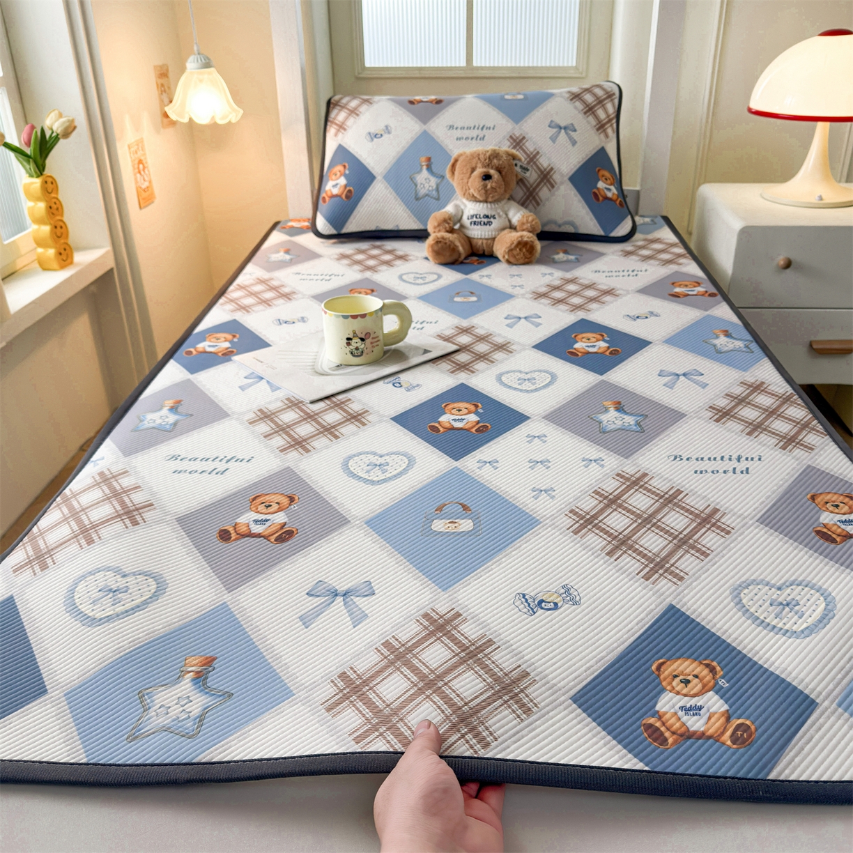 91家纺网 家纺一手货源 找家纺 慕木家纺 2026新款A类三明治复合冰丝席泰迪爱兰系列学生款（正版授权）（提供买家秀） 泰迪菱形