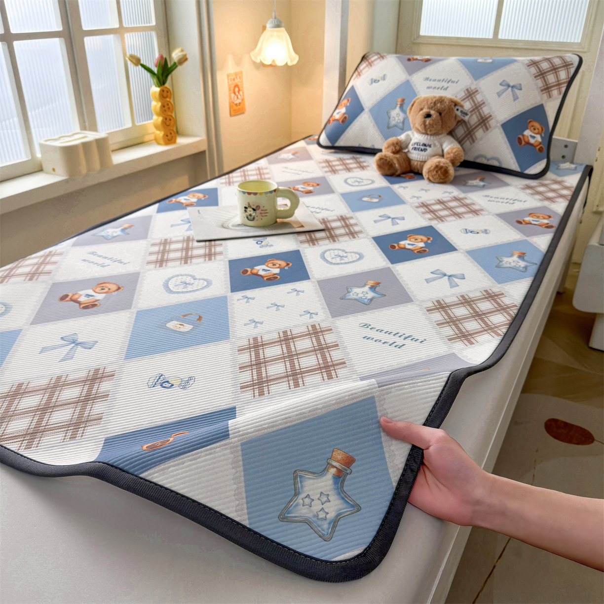 91家纺网 家纺一手货源 找家纺 慕木家纺 2026新款A类三明治复合冰丝席泰迪爱兰系列学生款（正版授权）（提供买家秀） 泰迪菱形