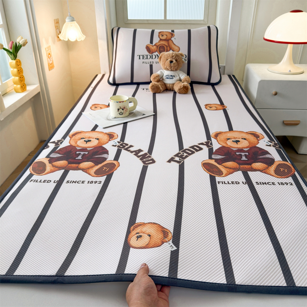 91家纺网 家纺一手货源 找家纺 慕木家纺 2026新款A类三明治复合冰丝席泰迪爱兰系列学生款（正版授权）（提供买家秀） 泰迪线条