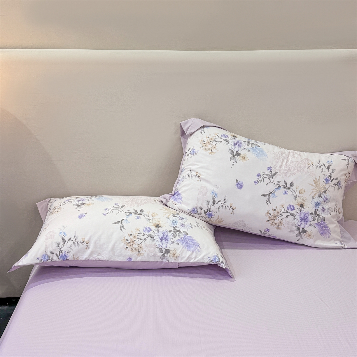 91家纺网 家纺一手货源 找家纺 慕木家纺 2026新款A类印花拼角工艺慕斯棉四件套系列（抽空压缩可供跨境）提供买家秀 莫兰迪+浅紫