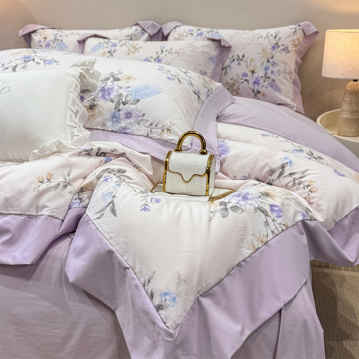 91家纺网 家纺一手货源 找家纺 慕木家纺 2026新款A类印花拼角工艺慕斯棉四件套系列（抽空压缩可供跨境）提供买家秀 莫兰迪+浅紫