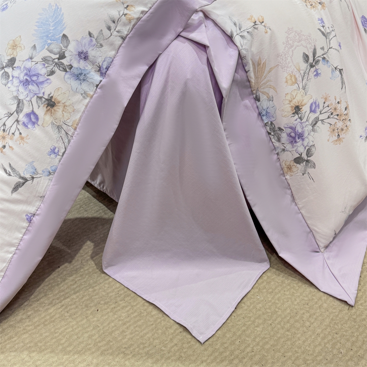 91家纺网 家纺一手货源 找家纺 慕木家纺 2026新款A类印花拼角工艺慕斯棉四件套系列（抽空压缩可供跨境）提供买家秀 莫兰迪+浅紫