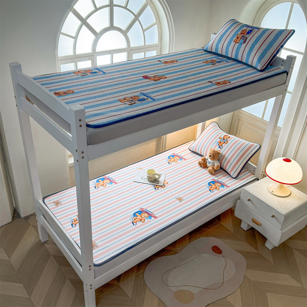 91家纺网 家纺一手货源 找家纺 慕木家纺 2026新款A类三明治复合冰丝席泰迪爱兰系列学生款（正版授权）（提供买家秀） 泰迪条纹粉