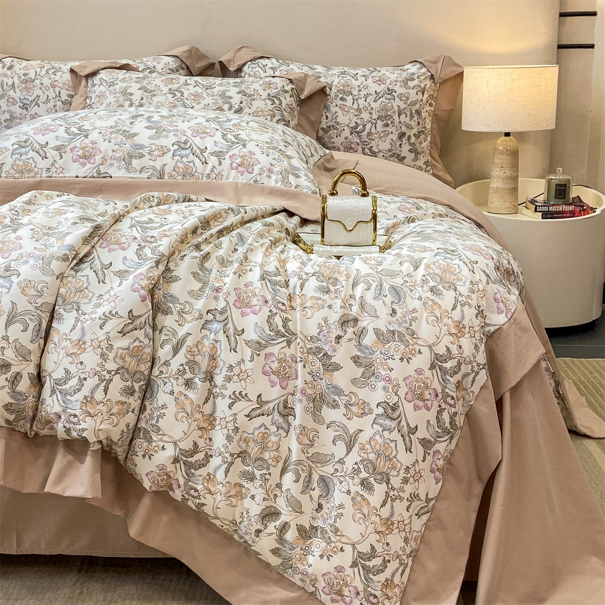 91家纺网 家纺一手货源 找家纺 慕木家纺 2026新款A类印花拼角工艺慕斯棉四件套系列（抽空压缩可供跨境）提供买家秀 锦芙+驼