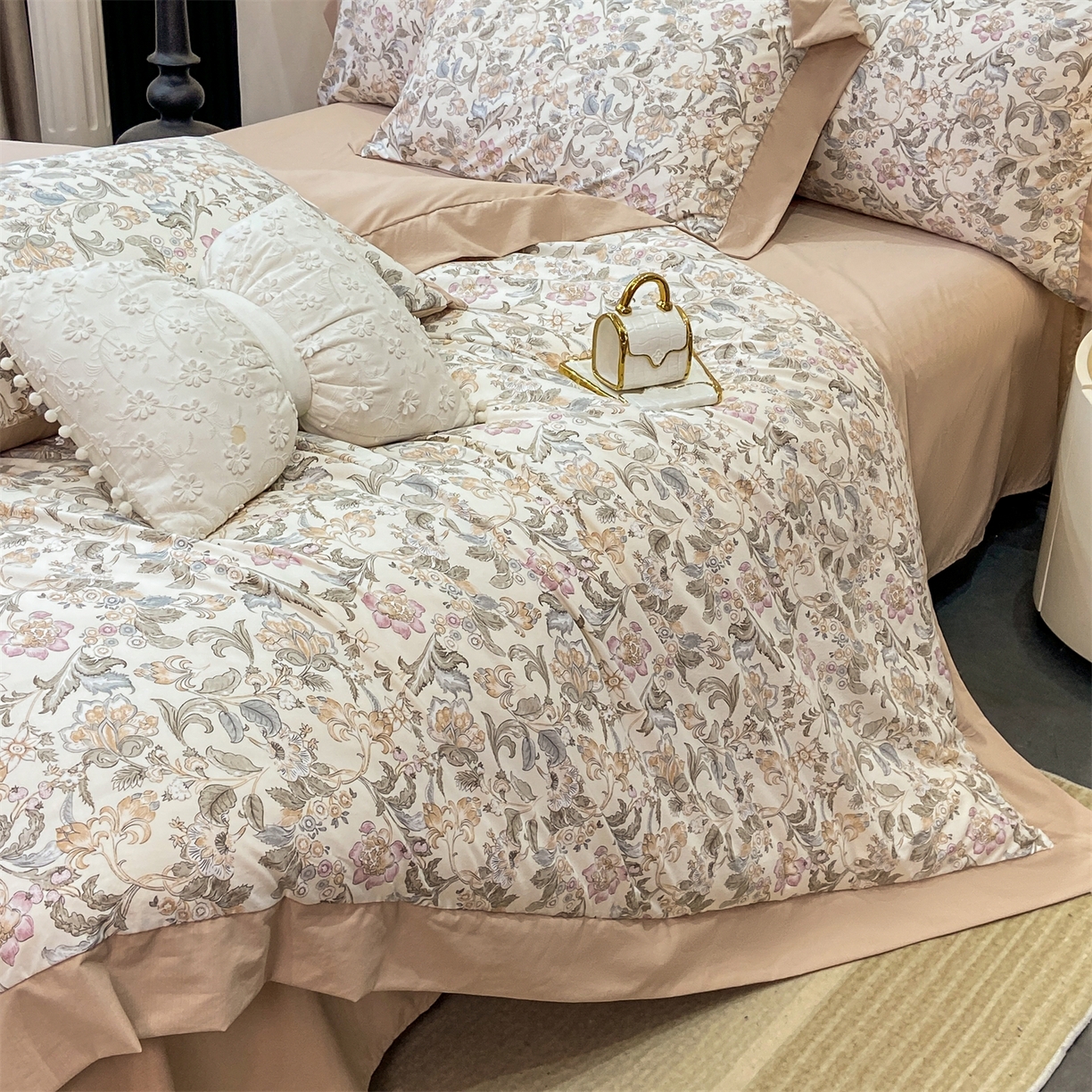 91家纺网 家纺一手货源 找家纺 慕木家纺 2026新款A类印花拼角工艺慕斯棉四件套系列（抽空压缩可供跨境）提供买家秀 锦芙+驼