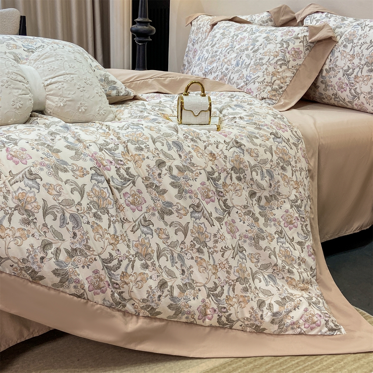 91家纺网 家纺一手货源 找家纺 慕木家纺 2026新款A类印花拼角工艺慕斯棉四件套系列（抽空压缩可供跨境）提供买家秀 锦芙+驼