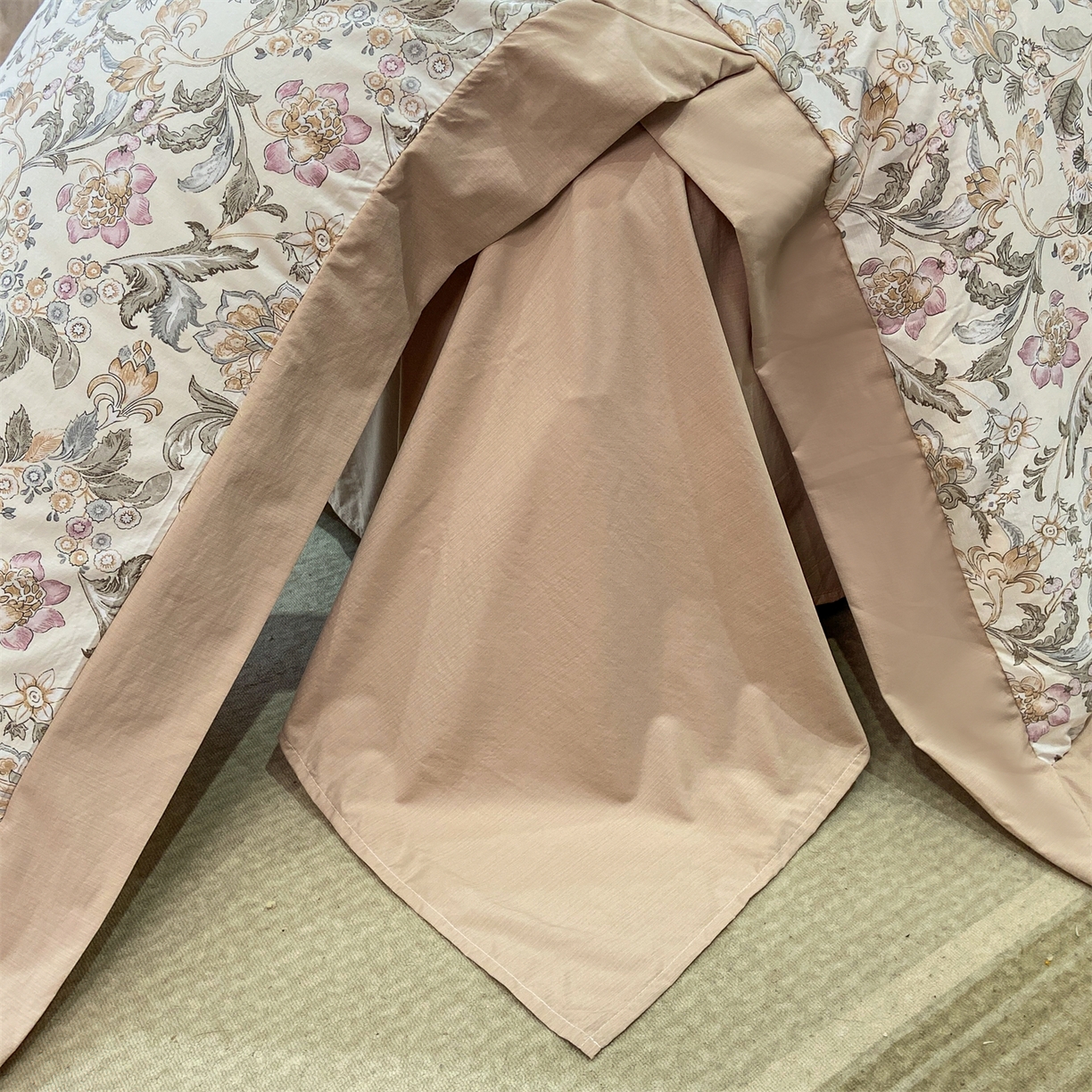 91家纺网 家纺一手货源 找家纺 慕木家纺 2026新款A类印花拼角工艺慕斯棉四件套系列（抽空压缩可供跨境）提供买家秀 锦芙+驼