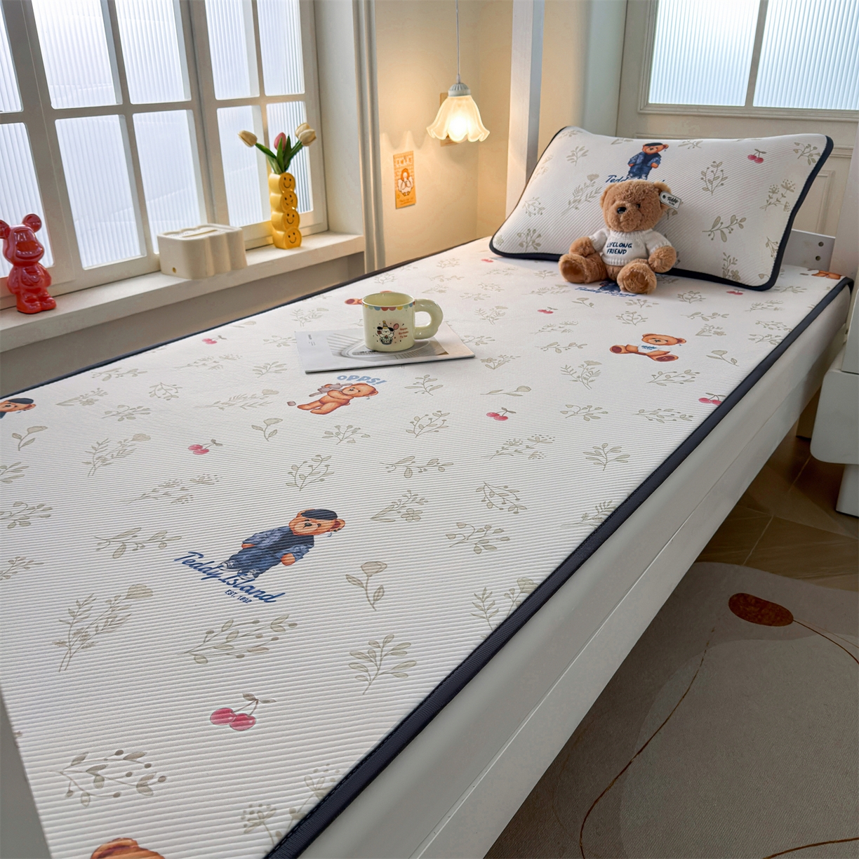 91家纺网 家纺一手货源 找家纺 慕木家纺 2026新款A类三明治复合冰丝席泰迪爱兰系列学生款（正版授权）（提供买家秀） 泰迪樱桃